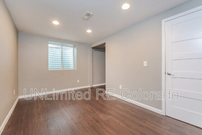 Building Photo - 6050 S Sterne Pkwy