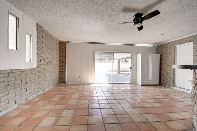 Building Photo - Spacious 4BR Tempe Home with Private Pool Near ASU