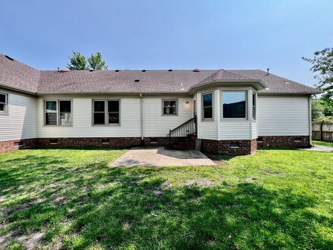 Building Photo - 4 bedroom ranch in the desirable Bellamy W...