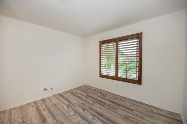 Building Photo - Corsica Villas: Upper 2 Bedroom 1 Bath Condo