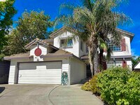 Building Photo - 7 Goldmeadow Ct