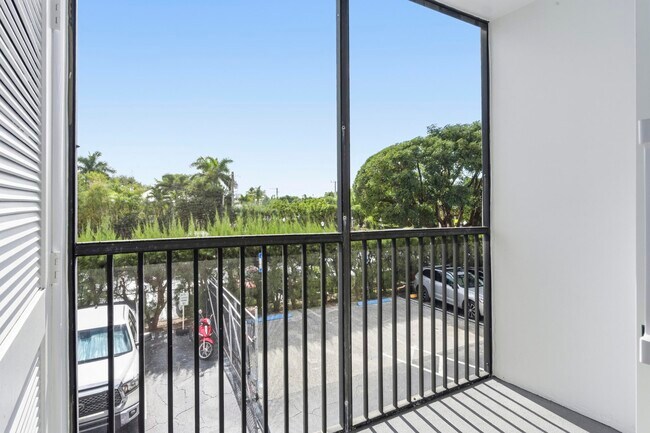 Building Photo - 1601 S Flagler Dr