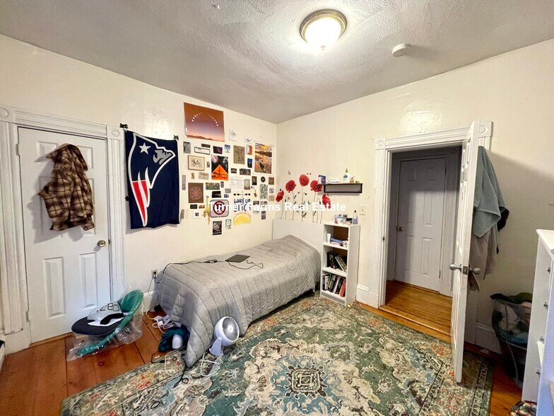 Building Photo - 15 Sewall St