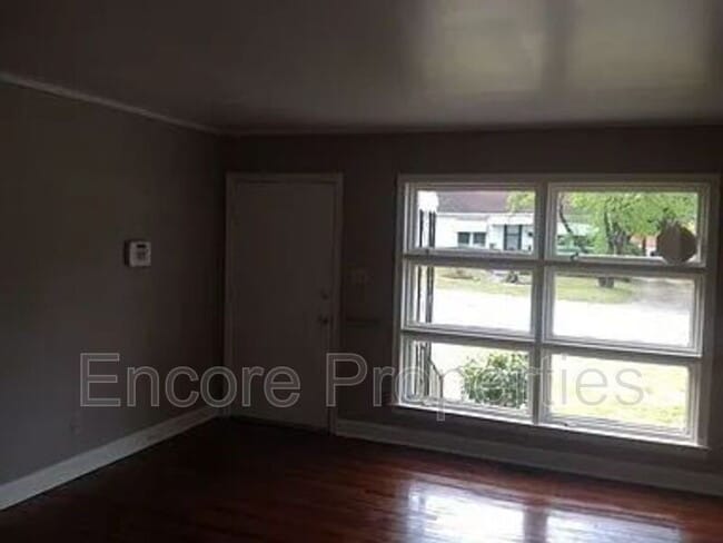 Building Photo - 533 Spaulding St