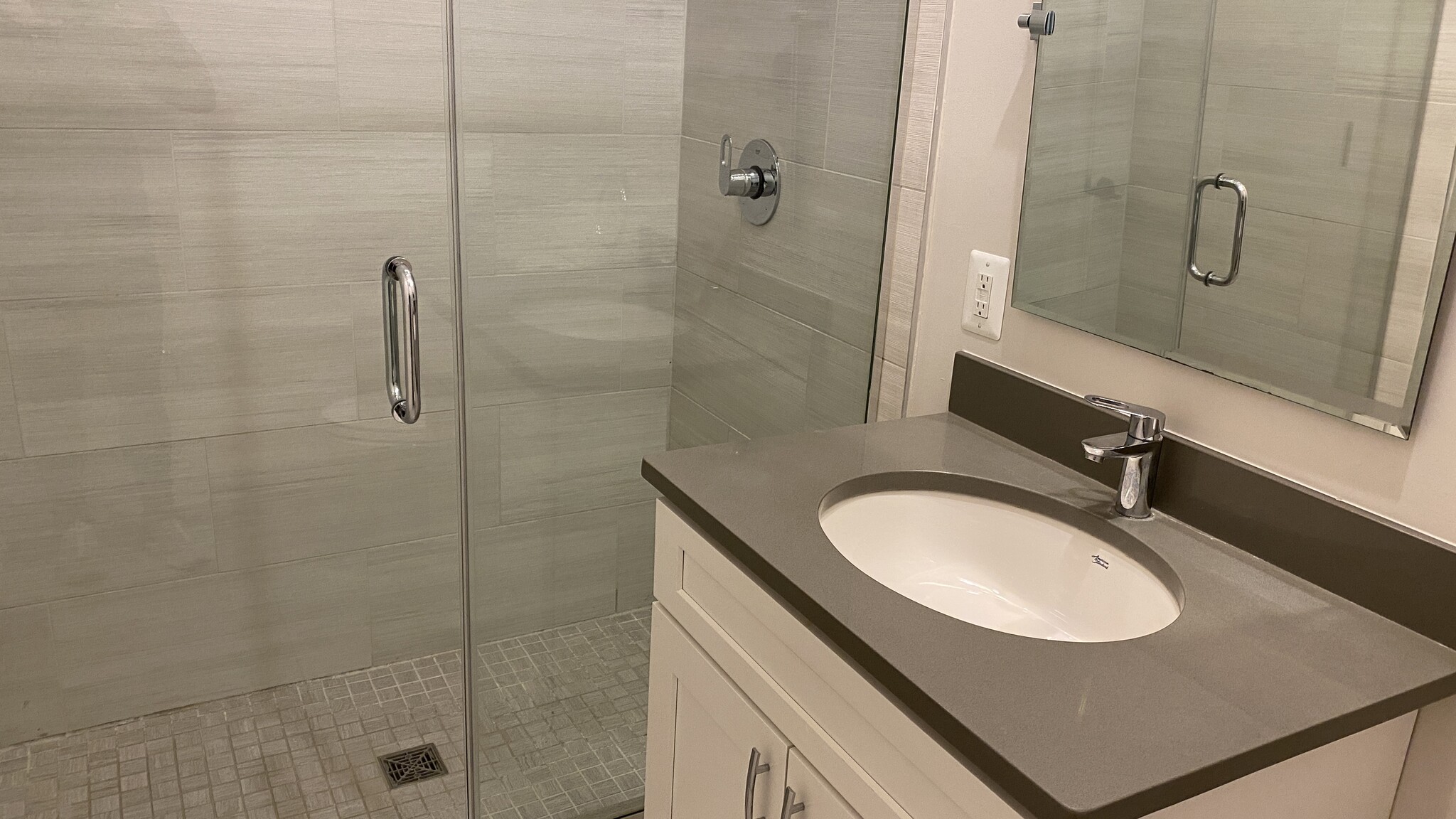 Bathroom - 475 New York Ave NW