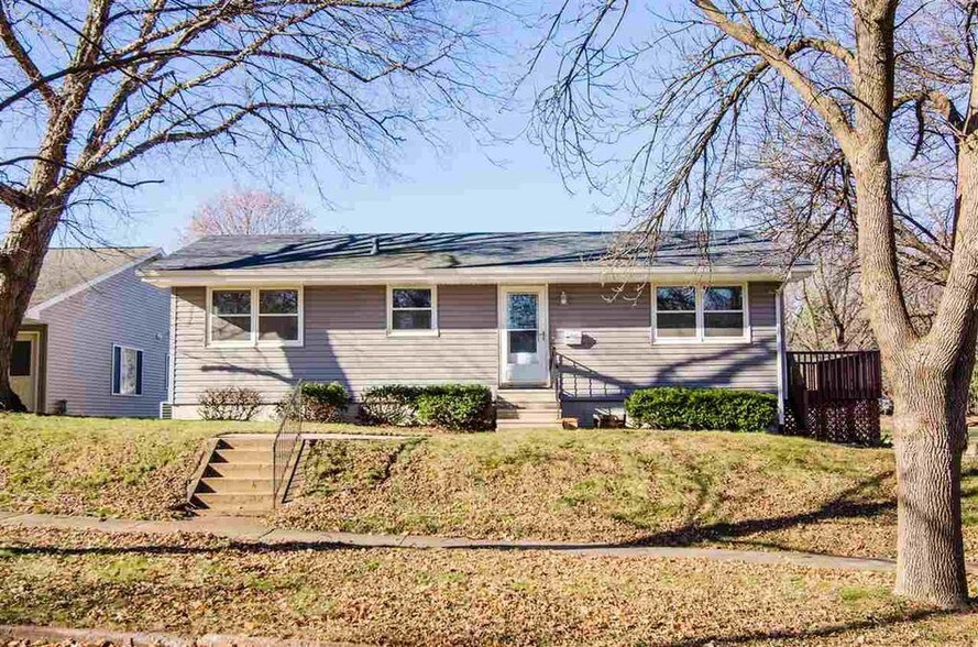 Primary Photo - 1003 Olive St