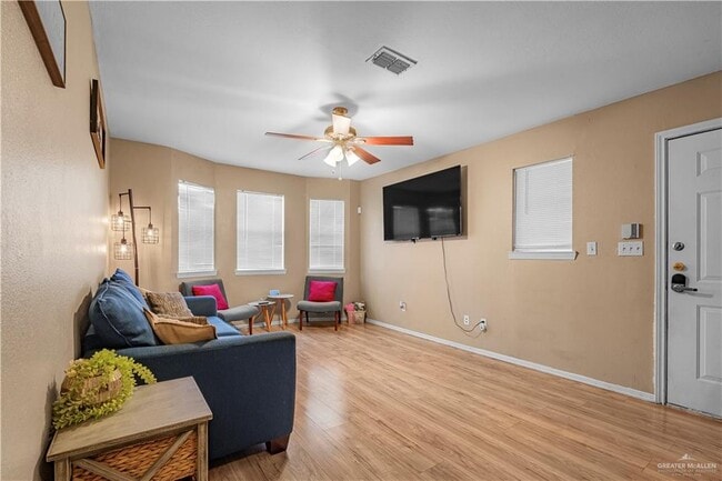 Building Photo - 1804 Oasis Dr