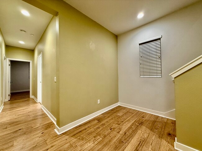 Building Photo - 8315 N Peyton Way