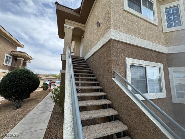 Building Photo - 833 Aspen Peak Loop