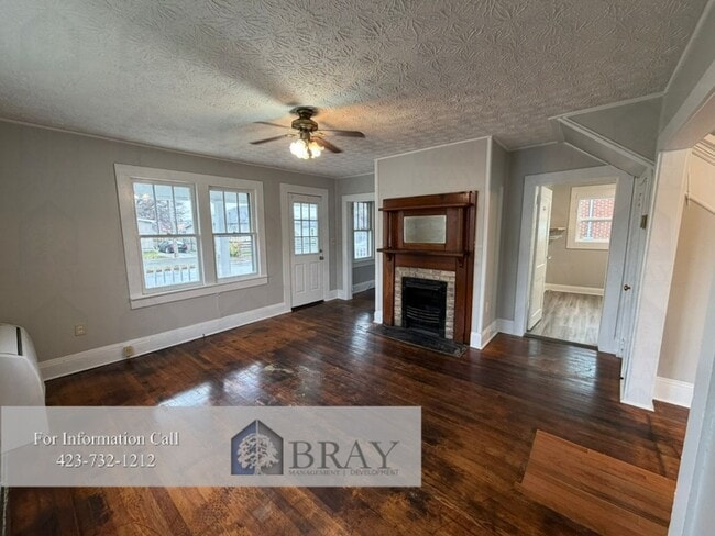 Building Photo - Charming Renovated 1935 Historic Home with Fenced Yard in Central Kingsport