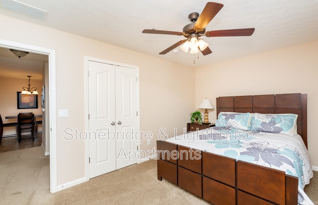 Building Photo - 201 Stonebench Cir