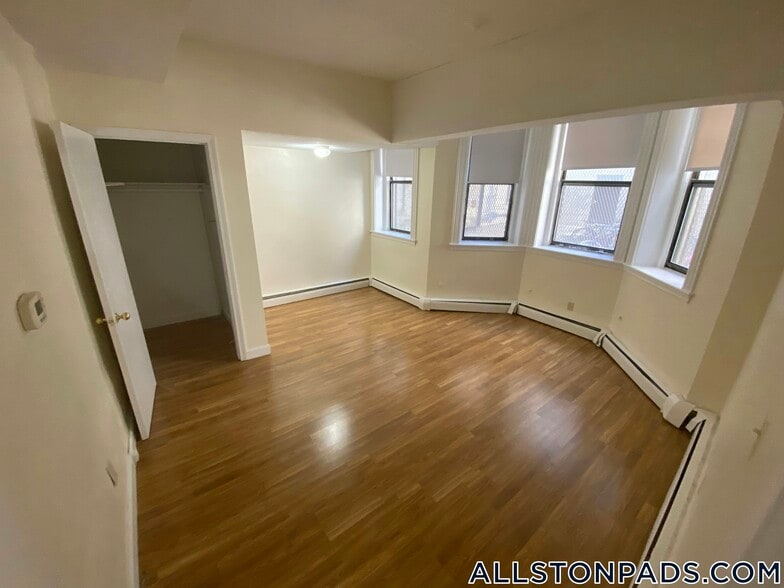 Building Photo - 1156 Commonwealth Ave