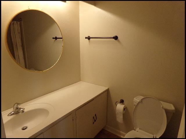 Building Photo - 1311 N University Ave