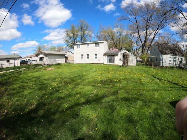 Building Photo - 4 Bed 2 Bath Farmington Hills home for lease