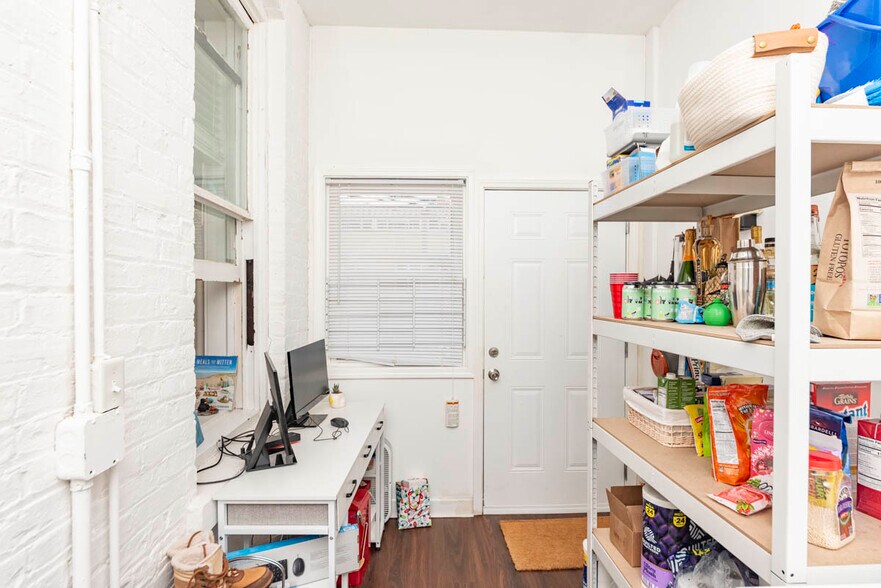 Building Photo - 1722 N Mohawk St