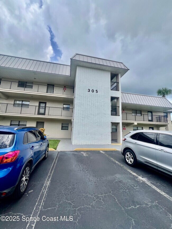 Building Photo - 305 Tangle Run Blvd