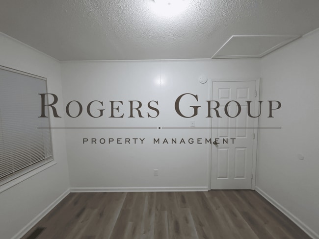 Building Photo - #450 - 208-210 Cooper St Duplex