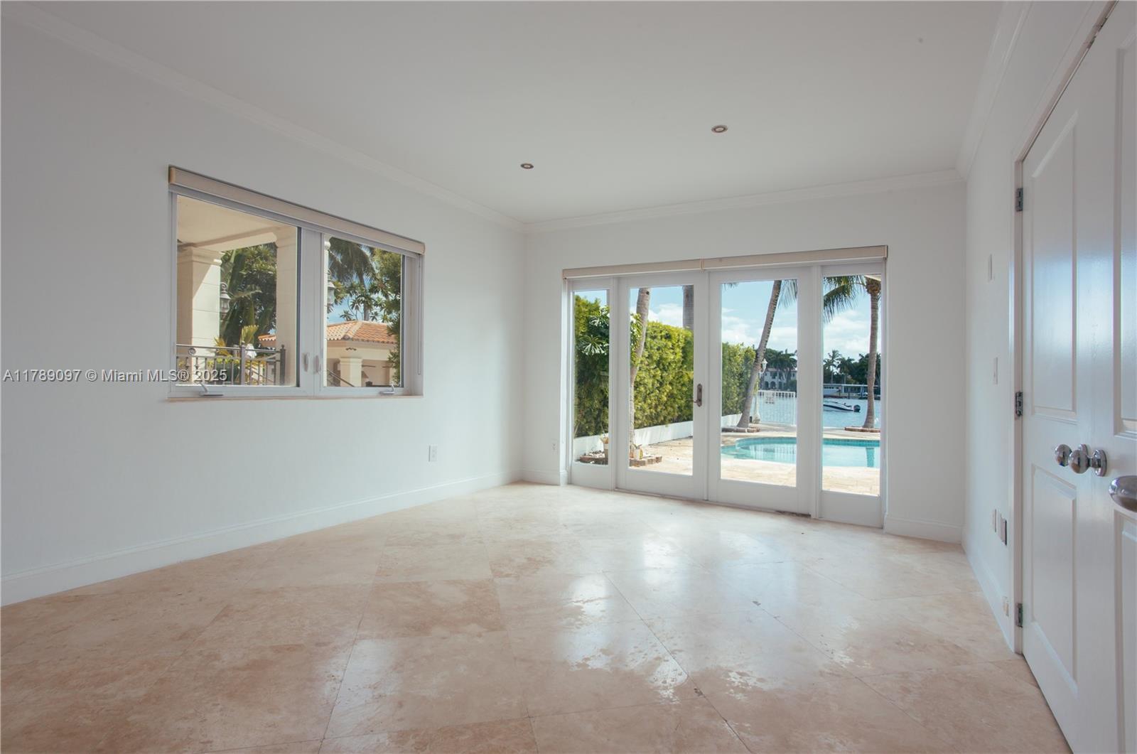 Building Photo - 72 S Hibiscus Dr