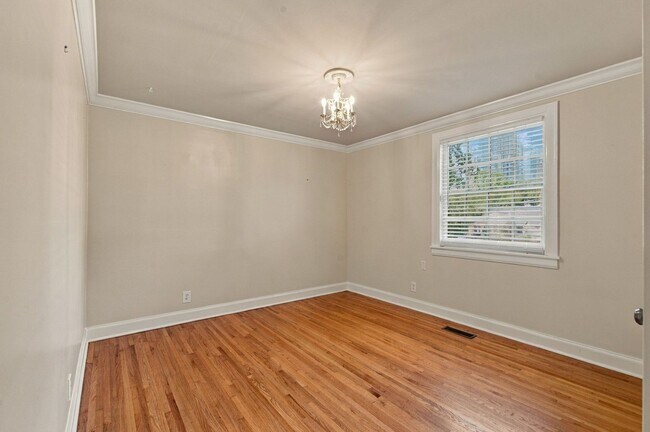 Building Photo - 2023 Galbraith Dr