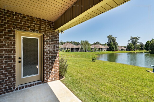 Building Photo - Stunning 3/2 in Foley Gated Community