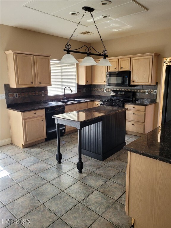 Building Photo - 2467 Sheltered Meadows Ln