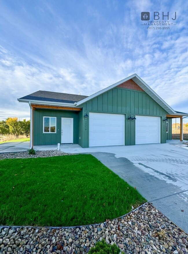 Primary Photo - BRAND NEW! 2 BED/ 2BATH Dog Friendly Twin ...