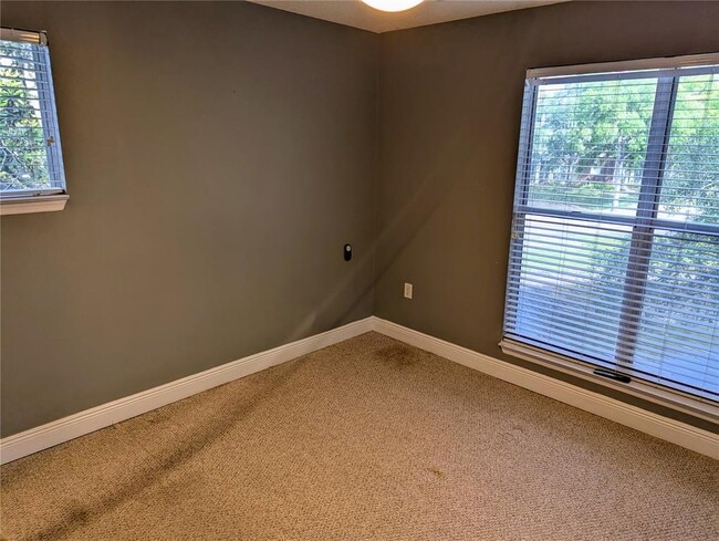 Building Photo - 4211 Chatham Oak Ct