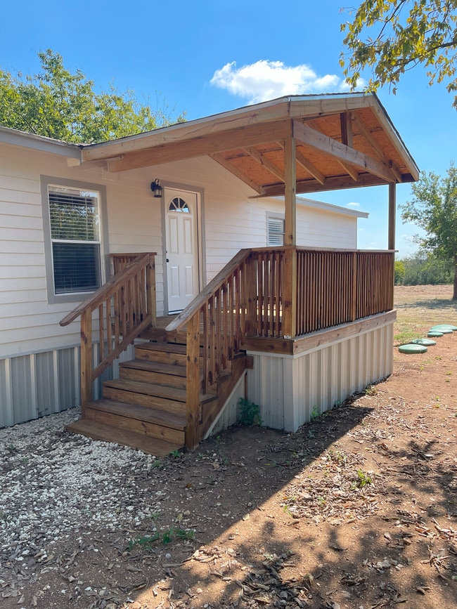 Building Photo - 8920 Hill Top Dr
