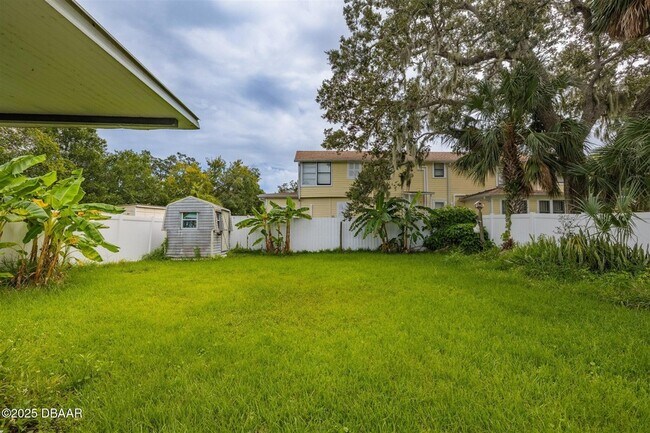 Building Photo - 121 Bellevue Ave