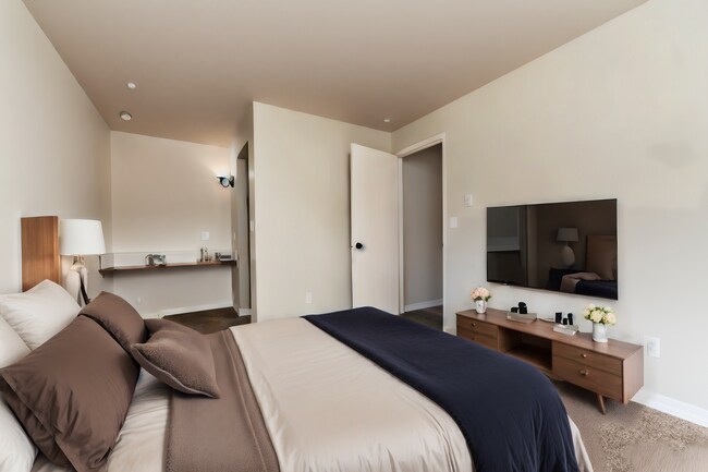 1 Bedroom Deluxe - Valencia Apartments