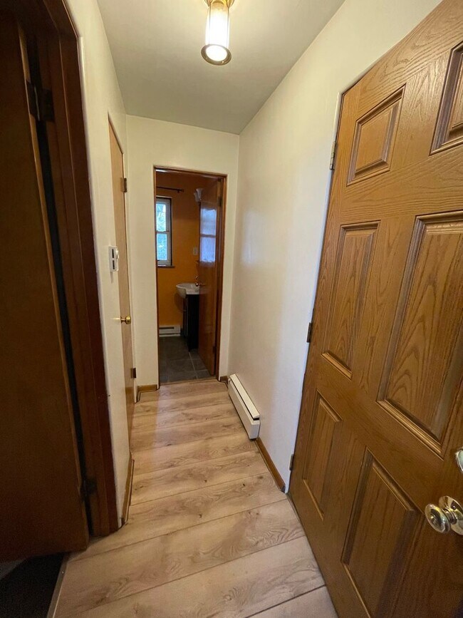 Building Photo - Beautiful 4 Bedroom, 2.5 Bathroom, 3000sq.ft Ranch! Pet Friendly!
