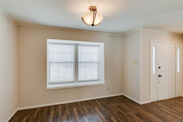 Building Photo - 927 Redcedar Way Dr