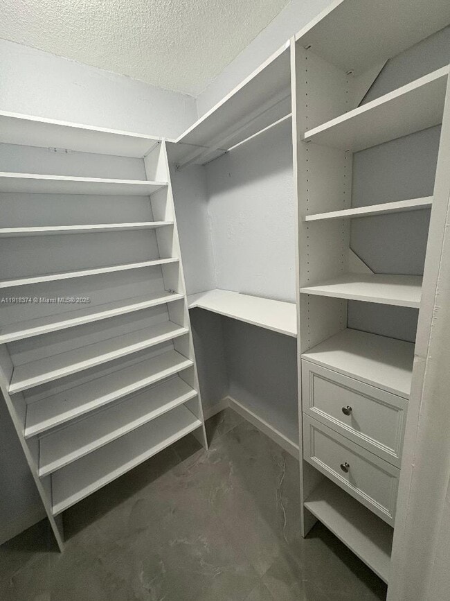 Building Photo - 6865 SW 42nd St