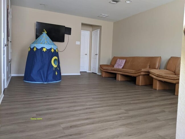 Building Photo - 14308 Lake Victor Dr