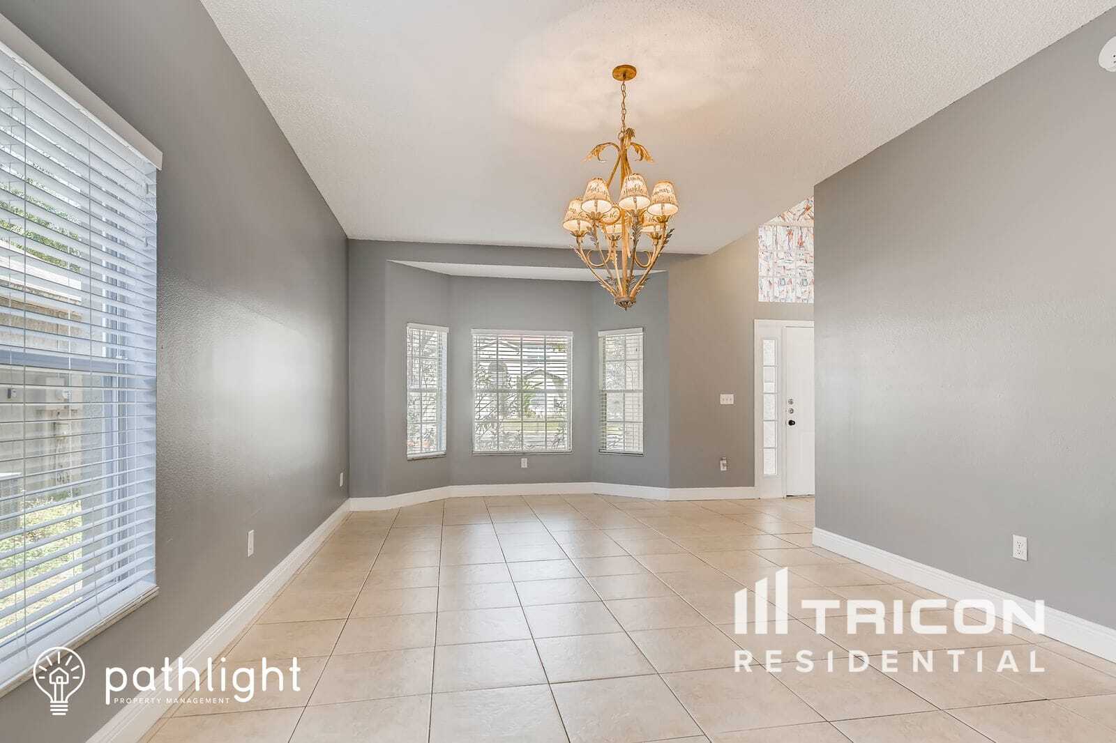 Building Photo - 102 Knights Hollow Dr
