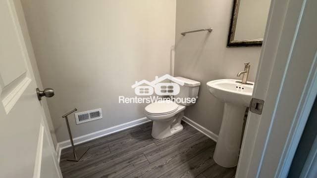 Building Photo - 328 Commons Ave