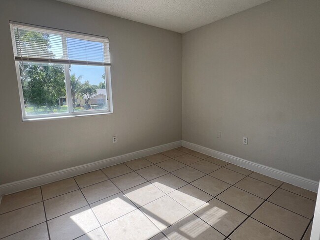 Building Photo - 3846 NW 115th Ave