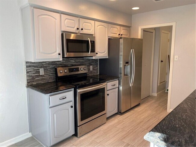 Building Photo - 8901 Sparkling Creek Dr