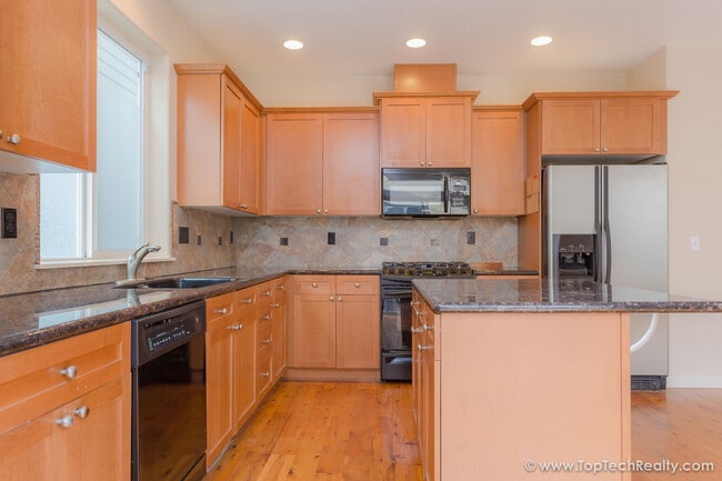Building Photo - Lovely 4 BD* 2.5 BA* Single Family Home Located Near Quatama MAX Station, Tanasbourne Mall & Orenco!