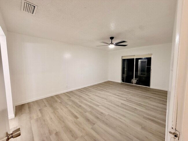 Building Photo - 4115 NW 88th Ave