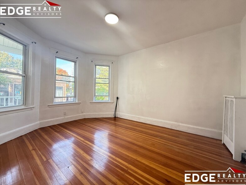 Building Photo - 97 Franklin St