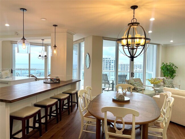 Building Photo - 21050 Point Pl