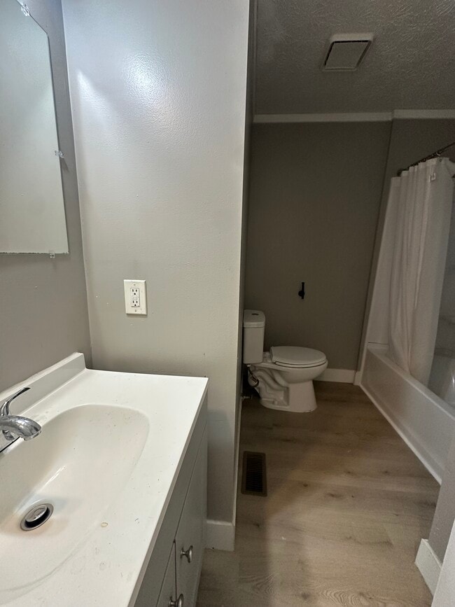 Building Photo - 3 bedroom 2 bath home in Orchard Hill