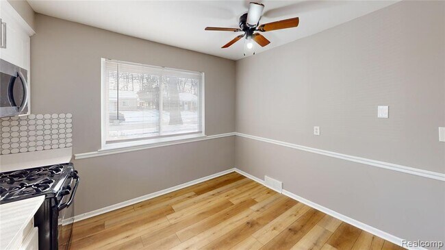 Building Photo - 1177 Connie Ave