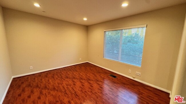 Building Photo - 15360 Wyandotte St