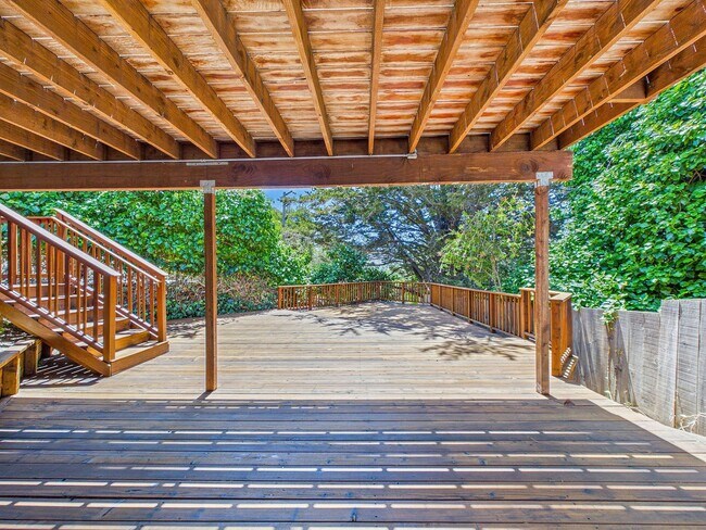 Building Photo - Beautiful serene and private Belmont home