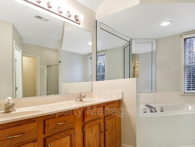 Building Photo - 7704 Middlefield Mews