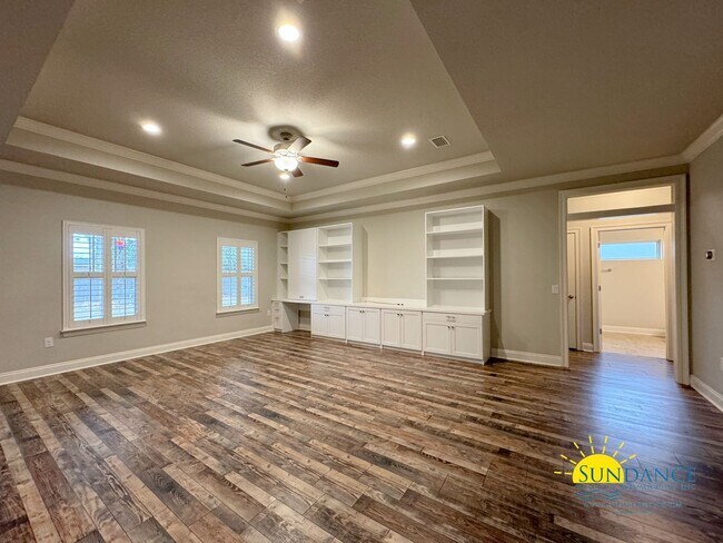 Building Photo - Exquisite 4 Bedroom Home in Navarre Near Beaches & Amenities!