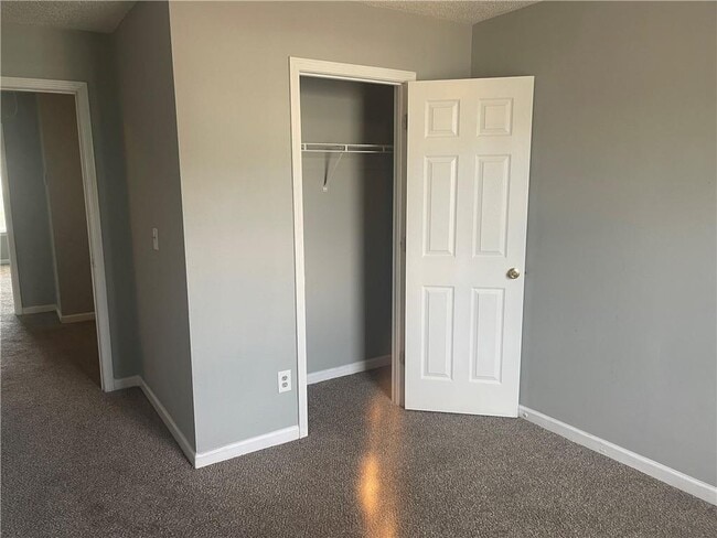 Building Photo - 5322 Creekview Ln