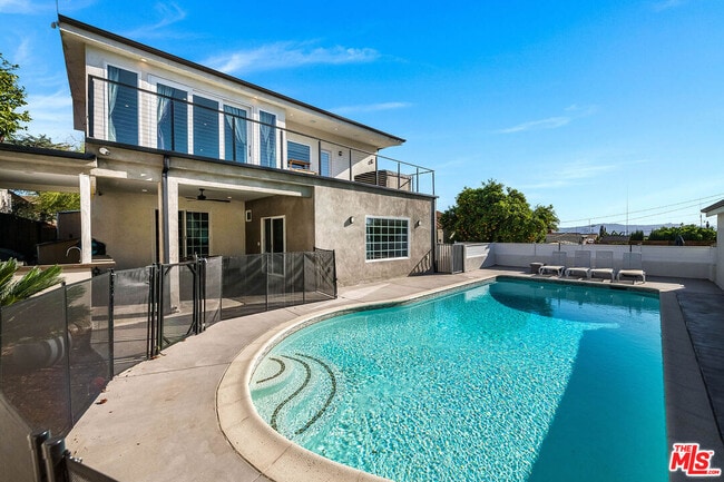 Building Photo - 523 E Fairmount Rd